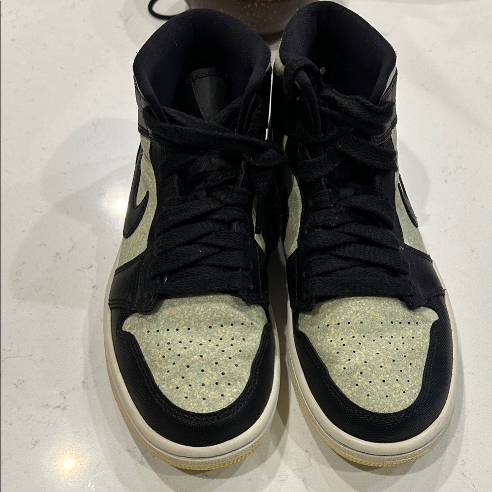 Nike Men's Black and Light Green High-Top Sneakers